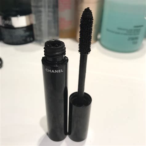 Chanel volume mascara problems